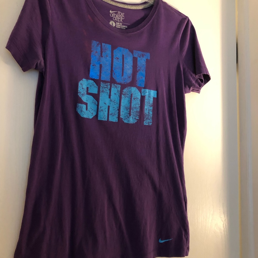Woman’s Nike shirt